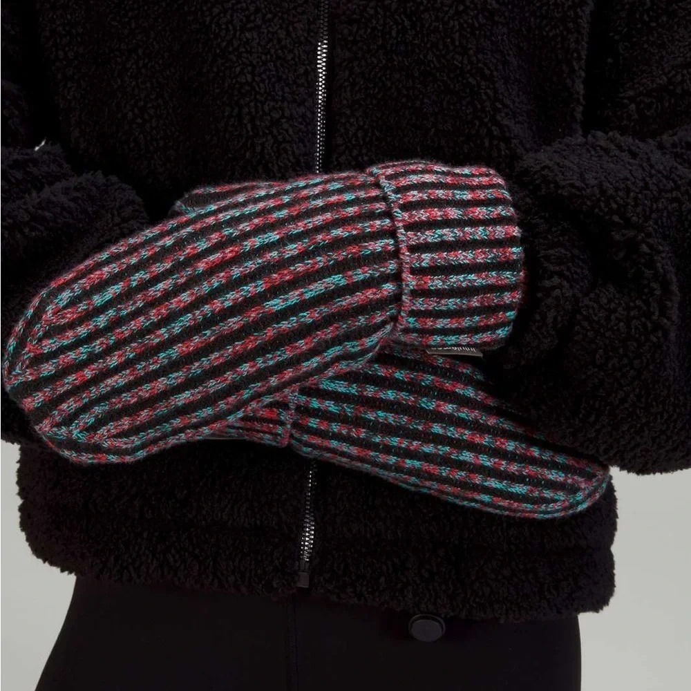 NWT Lululemon Womens Textured Fleece-Lined Knit Mittens Size M/L